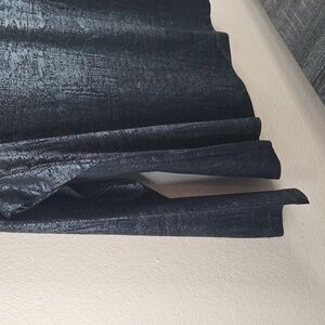 Liverpool Los Angeles Long Sleeve Distressed Black Top Scoop Neck 2X